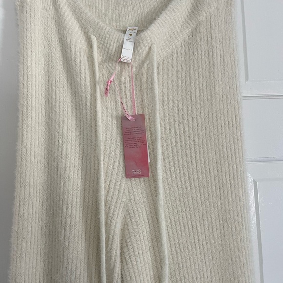 Fornia pant set. New with tags - Picture 6 of 7